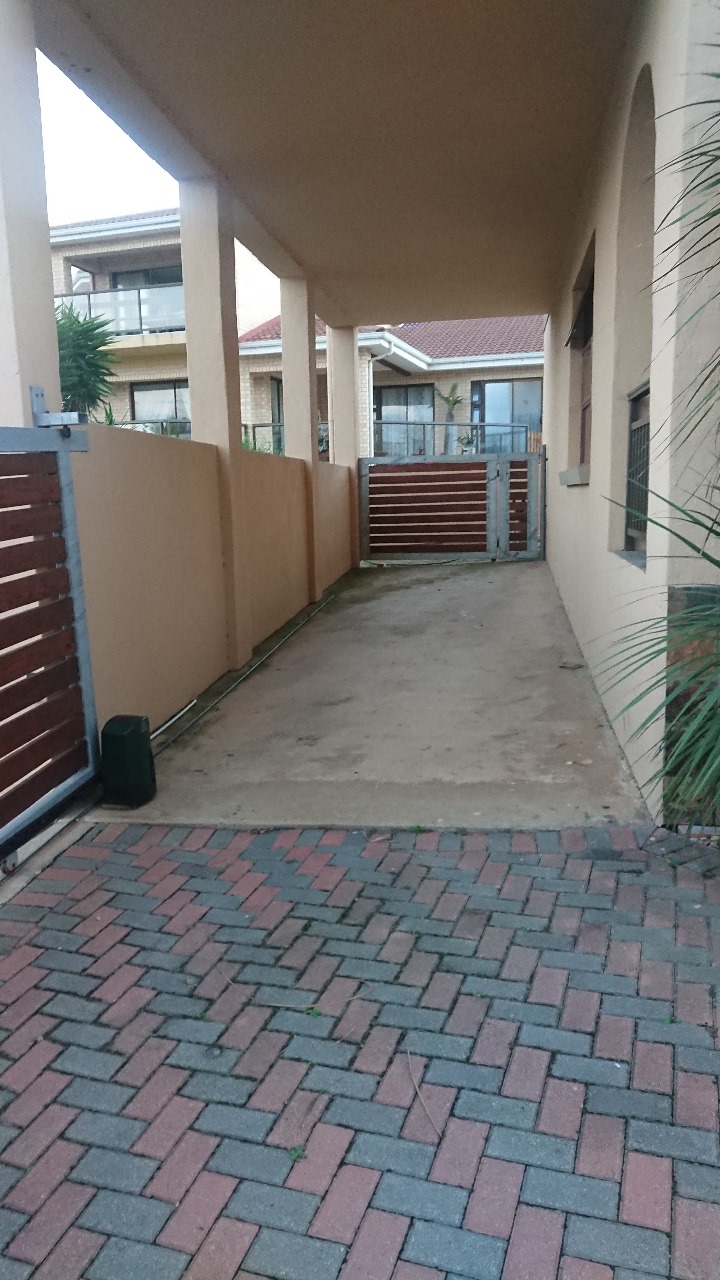 5 Bedroom Property for Sale in Wavecrest Eastern Cape